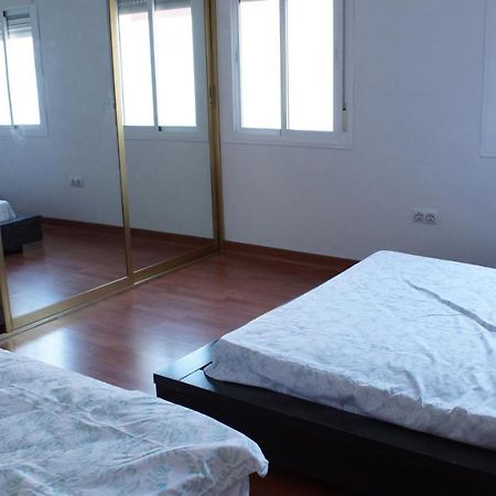 Piso En El Tardon Apartman Sevilla Kültér fotó